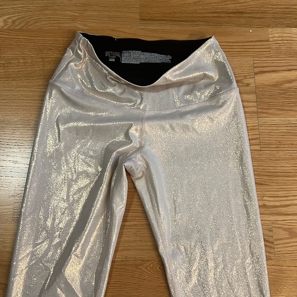 Like New. Victoria Secret Sport Pearl Colored Tights. Sz M Tall - Picture 2 of 5